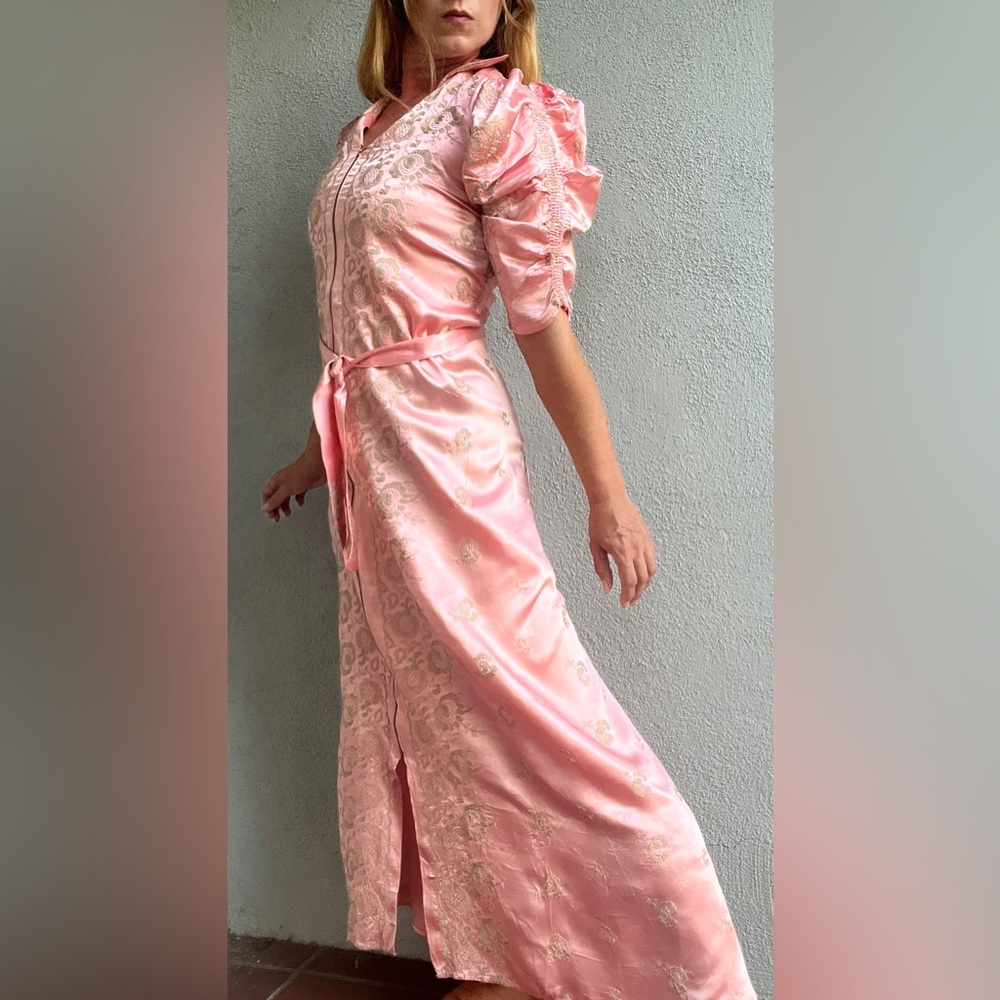 Vintage 1930s/40s Luxurious Pink Satin Floral Embroidered Dressing Gown Sz S